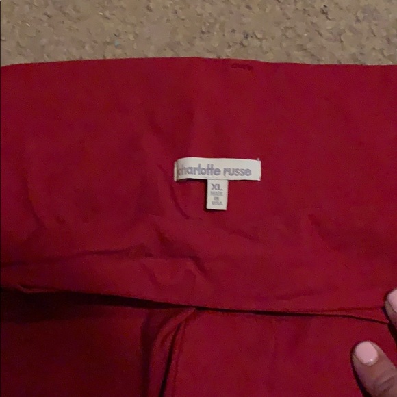 Short red shorts - Picture 3 of 3